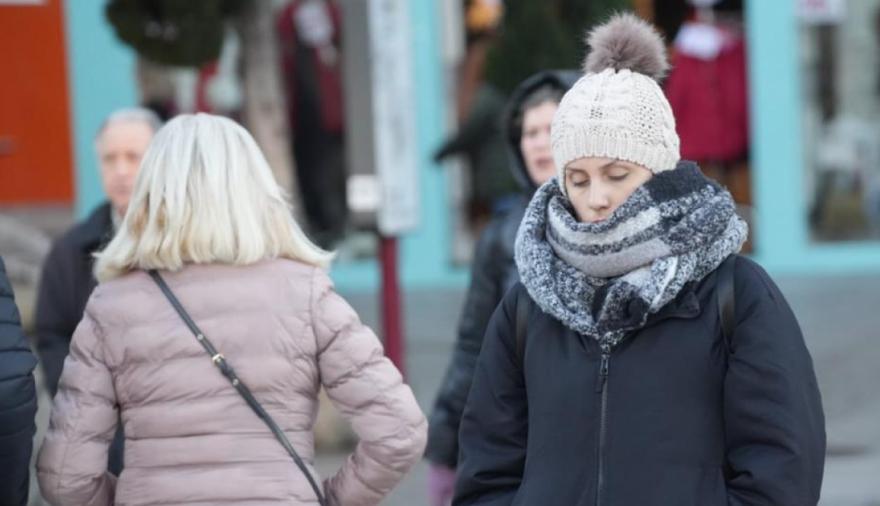 Vestirse por capas, la principal recomendación para hacerle frente a las bajas temperaturas